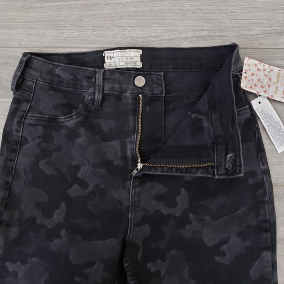 Free People High Waist Camo Denim Skinny Jeans Black Size 28 Regular - Picture 4 of 16